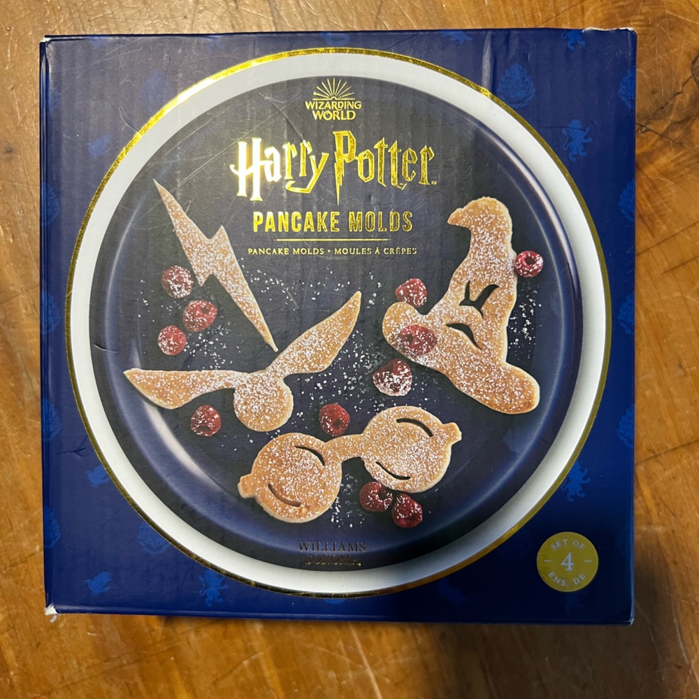 NEW Williams Sonoma 4 Wizarding World‎ Harry Potter Silicone Pancake Molds